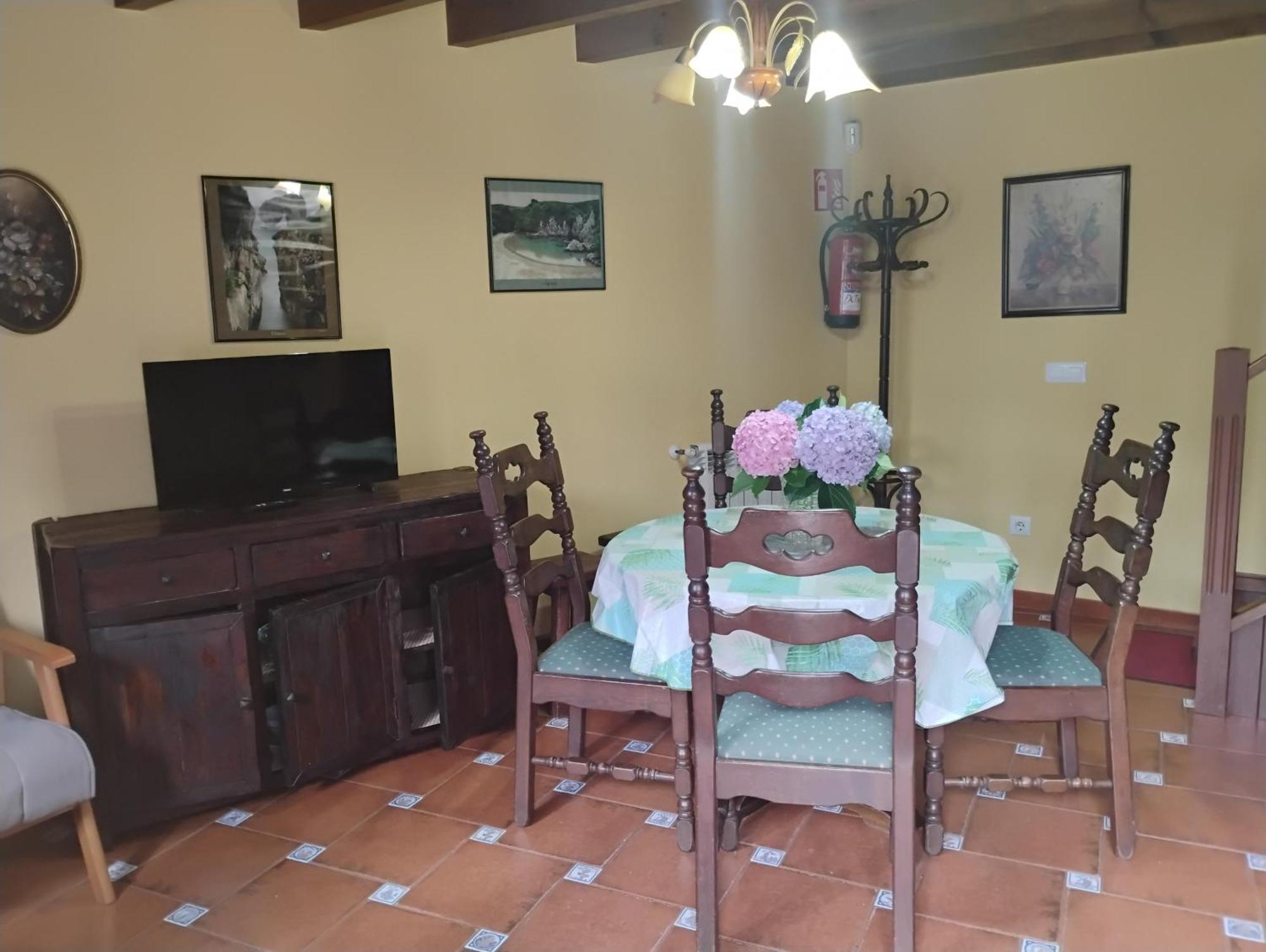 Villahormes Casa Rural Casa Azul מראה חיצוני תמונה